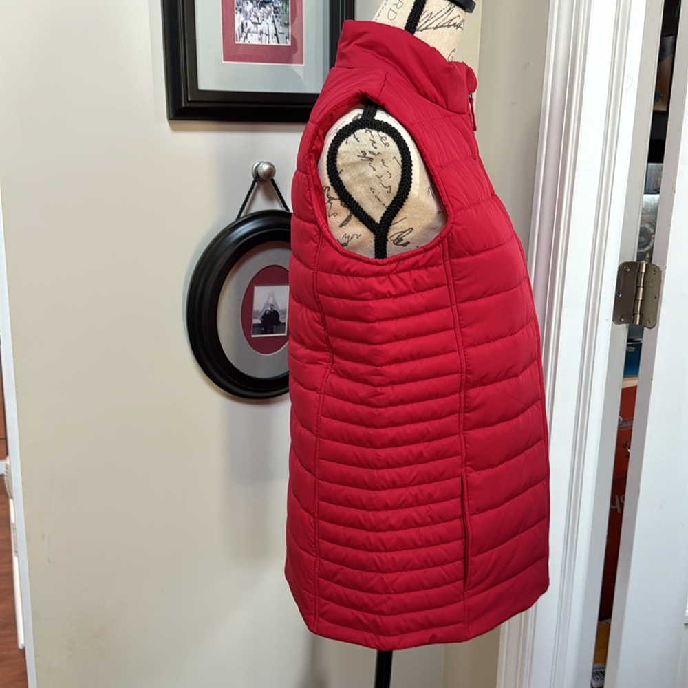NWOT Lands End Youth XL Quilted Vest in Cherry Red Perfect for fall activities - Picture 4 of 8